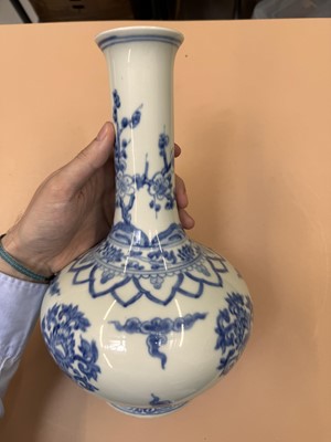 Lot 468 - A CHINESE BLUE AND WHITE 'LOTUS' BOTTLE VASE