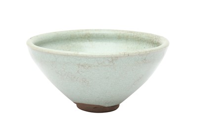 Lot 662 - A CHINESE JUN-STYLE TEA BOWL