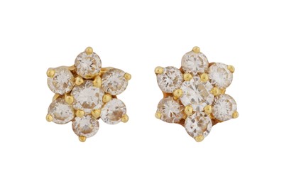 Lot 137 - A PAIR OF DIAMOND FLOWER STUD EARRINGS