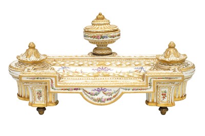 Lot 218 - A FRENCH PARIS PORCELAIN PEN TRAY OF NEOCLASSICAL DESIGN, LATE 19TH CENTURY