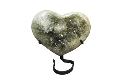 Lot 328 - A LARGE AND IMPRESSIVE HEART-SHAPED QUARTZ CRYSTAL GEODE