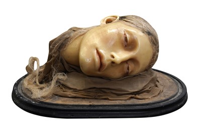 Lot 341 - A 19TH CENTURY WAXWORK SEVERED HEAD OF A LADY