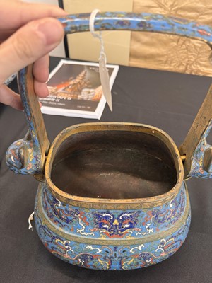 Lot 557 - A CHINESE CLOISONNÉ ENAMEL 'PHOENIX' VASE AND COVER, HU