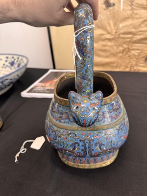 Lot 557 - A CHINESE CLOISONNÉ ENAMEL 'PHOENIX' VASE AND COVER, HU