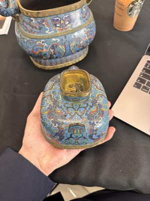 Lot 557 - A CHINESE CLOISONNÉ ENAMEL 'PHOENIX' VASE AND COVER, HU