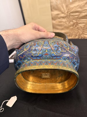 Lot 557 - A CHINESE CLOISONNÉ ENAMEL 'PHOENIX' VASE AND COVER, HU