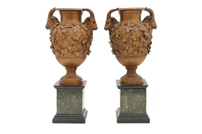 Lot 344 - A PAIR OF MID 19TH CENTURY ITALIAN BRONZE URNS, ATTRIBUTED TO THE WORKSHOP OF BENEDETTO BOSCHETTI