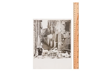 Lot 59 - Robert Capa (1913-1954)