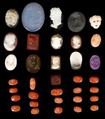 Lot 322 - A nice collection of various antique carved...