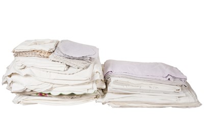 Lot 454 - A COLLECTION OF TABLE LINEN