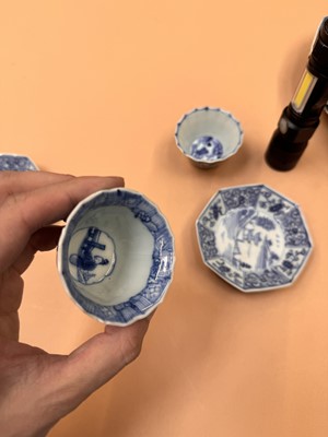 Lot 436 - A GROUP OF SMALL CHINESE BLUE AND WHITE DISHES AND CUPS