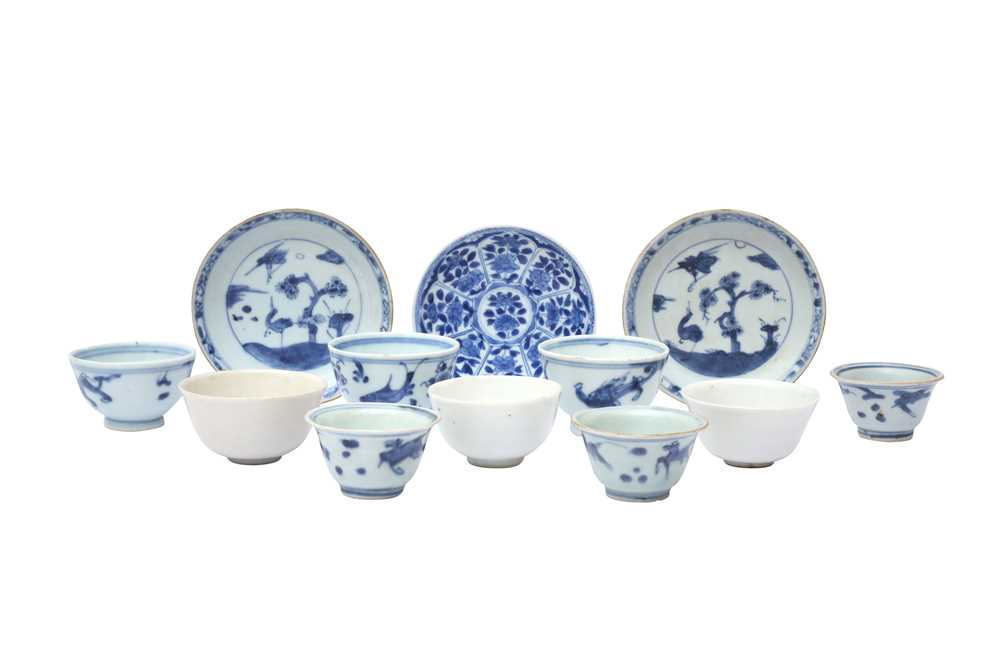 Lot 422 - A GROUP OF CHINESE CUPS AND SAUCERS