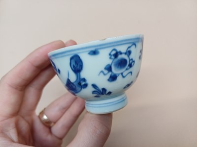 Lot 422 - A GROUP OF CHINESE CUPS AND SAUCERS