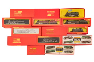 Lot 154 - A GROUP OF FOURTEEN HORNBY AND HORNBY TRIANG OO GAUGE STEAM LOCOMOTIVES