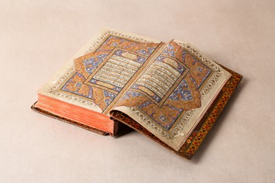 Lot 21 - AN EXCEPTIONAL EARLY 19TH CENTURY INDIAN ILLUMINATED QUR'AN, DATED 1222AH (1807 AD)