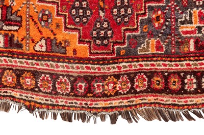 Lot 304 - A WEST PERSIAN RUG, SHIRAZ RUG AND MACHINE MADE RUG