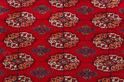 Lot 304 - A WEST PERSIAN RUG, SHIRAZ RUG AND MACHINE MADE RUG