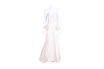 Lot 312 - Valentino Ivory Silk Taffeta Strapless Gown - Size US 8