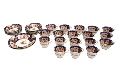 Lot 213 - AN IMARI PATTERN SET OF TEACUPS AND SAUCERS
