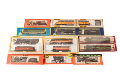 Lot 150 - A MIXED GROUP OF HO GAUGE AMERICAN OUTLINE LOCOMOTIVES