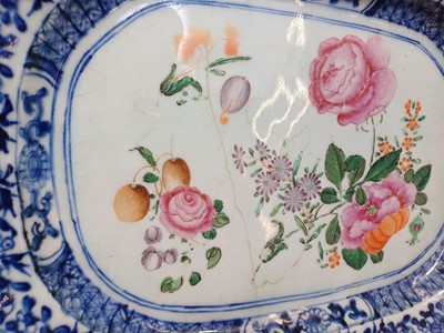 Lot 455 - A GROUP OF CHINESE EXPORT FAMILLE-ROSE WARES
