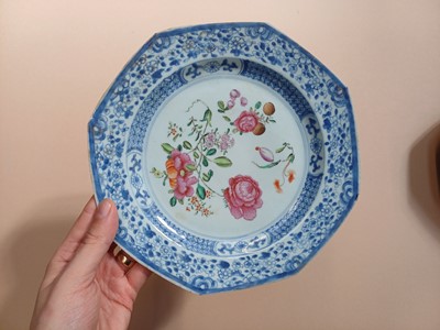 Lot 455 - A GROUP OF CHINESE EXPORT FAMILLE-ROSE WARES