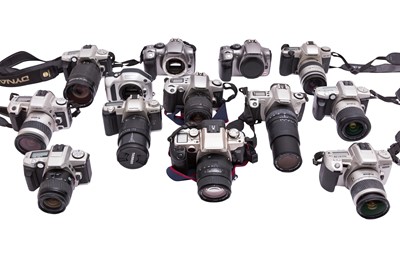 Lot 60 - A Box of Canon, Minolta and other AF Film Cameras