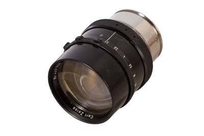 Lot 205 - A Carl Zeiss 85mm f/2 Planar Lens