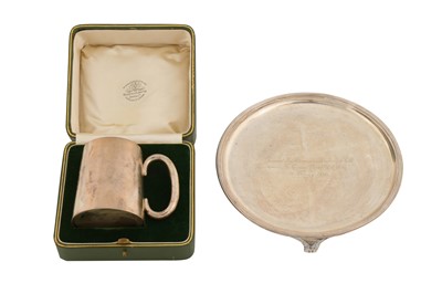 Lot 139 - A George V sterling silver salver, London 1935 by Goldsmiths and Silversmiths