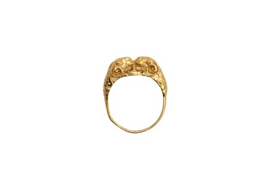 Lot 29 - A RAM'S HEAD RING