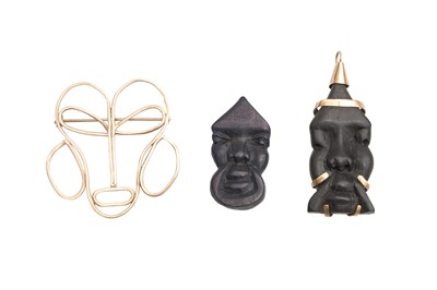 Lot 24 - A GROUP OF JEWELLERY