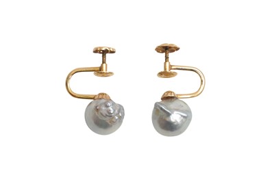Lot 15 - A PAIR OF PEARL STUDS