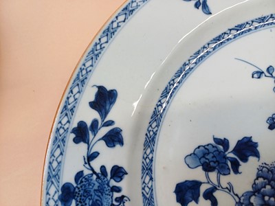 Lot 454 - A GROUP OF CHINESE AND JAPANESE PORCELAIN