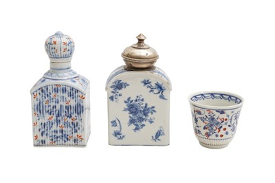 Lot 223 - A 19TH CENTURY BLUE, RED & WHITE RAUENSTEIN PORCELAIN TEA BOWL