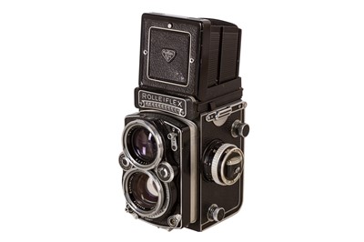Lot 234 - A Metered Rolleiflex 2.8 E2 Medium Format TLR Camera