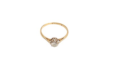 Lot 13 - A DIAMOND SINGLE-STONE RING