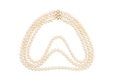 Lot 146 - A THREE-ROW PEARL CHOKER NECKLACE