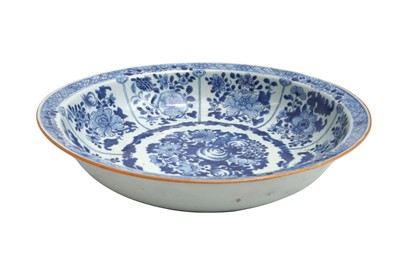 Lot 250 - A CHINESE BLUE AND WHITE 'BLOSSOMS' BOWL