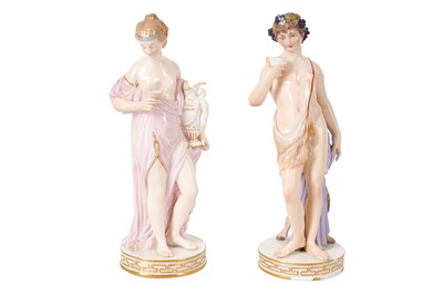 Lot 189 - A PAIR OF MEISSEN PORCELAIN FIGURES