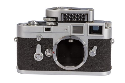 Lot 261 - A Leica M3 Rangefinder Camera Body
