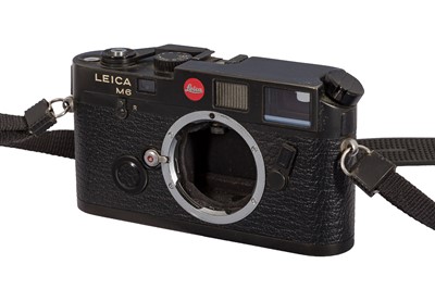 Lot 265 - A Leica M6 Rangefinder Camera Body