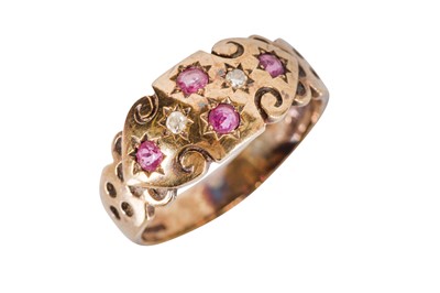 Lot 7 - A RUBY AND DIAMOND RING, CIRCA 1988