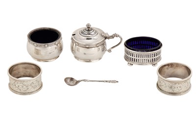 Lot 114 - A modern Irish sterling silver mustard pot and sat, Dublin 1973