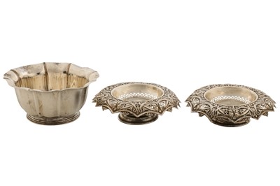 Lot 112 - An Edwardian sterling silver sugar bowl, Sheffield 1902 by Henry Atkin