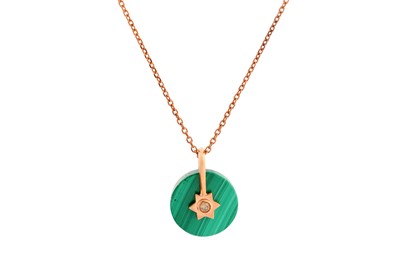 Lot 227 - A MALACHITE PENDANT NECKLACE