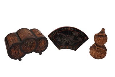 Lot 295 - A GROUP COMPRISING OF A LACQUERED FAN-SHAPED BOX, A CARVED BOX, AND A CARVED DOUBLE GOURD