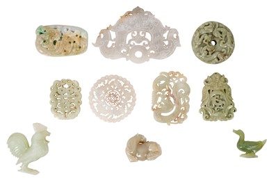 Lot 293 - A GROUP OF TEN CHINESE HARDSTONE AND JADE CARVINGS