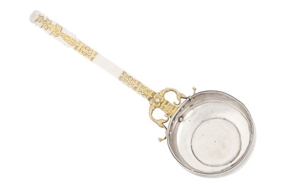 Lot 198 - An early 19th century Georgian parcel gilt silver wine ladle (hazarpesche), probably Tbilisi circa 183