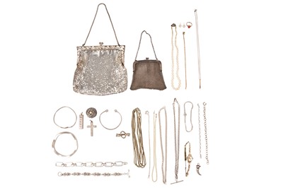 Lot 48 - A GROUP OF GOLD, SILVER, AND COSTUME JEWELLERY