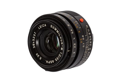 Lot 272 - A Leitz 35mm f/2 Summicron-M ASPH Lens